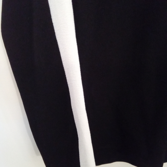 Max and Marcus Long Sleeve Zipper Front Pullover Crepe Top - Picture 7 of 10